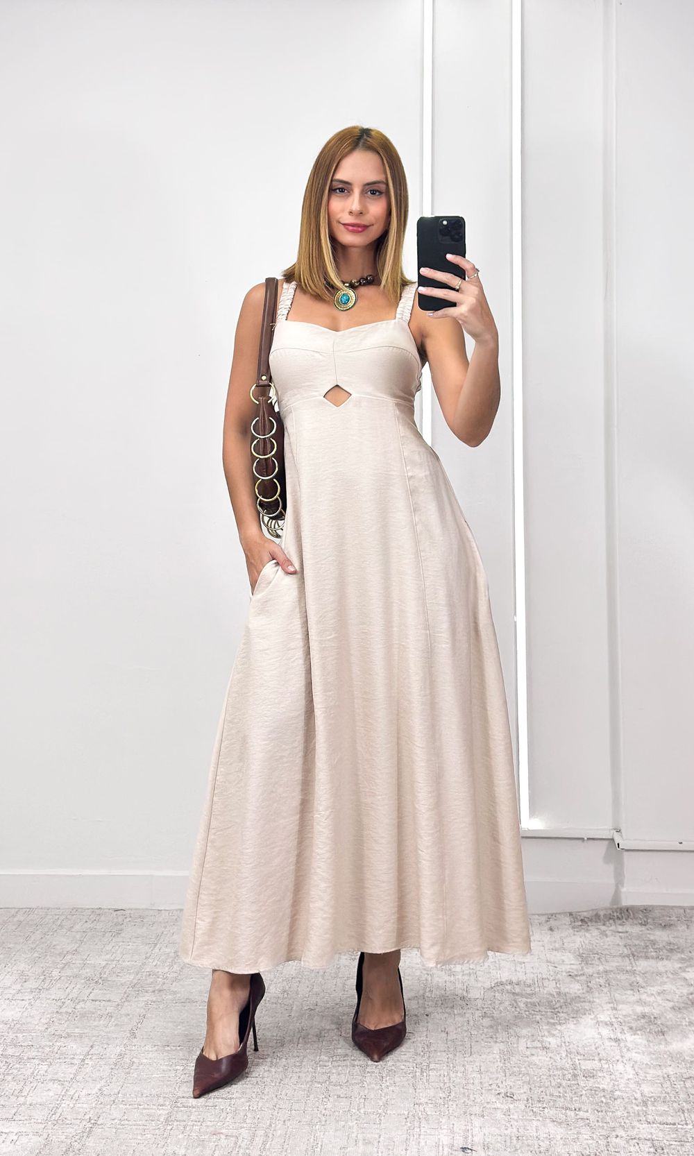 Vestido Evase Decote Cut Out - Bege - Jack Modas, Moda Feminina e Acessórios 