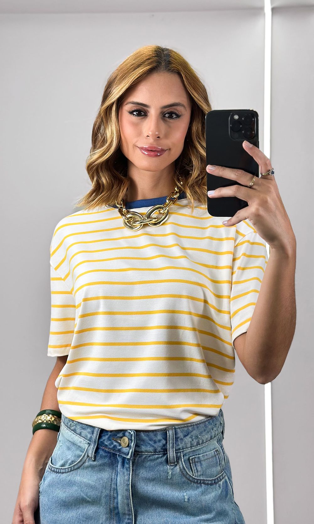 Camiseta Listrada Gola Azul - Amarelo/Branco - Jack Modas, Moda Feminina e Acessórios 