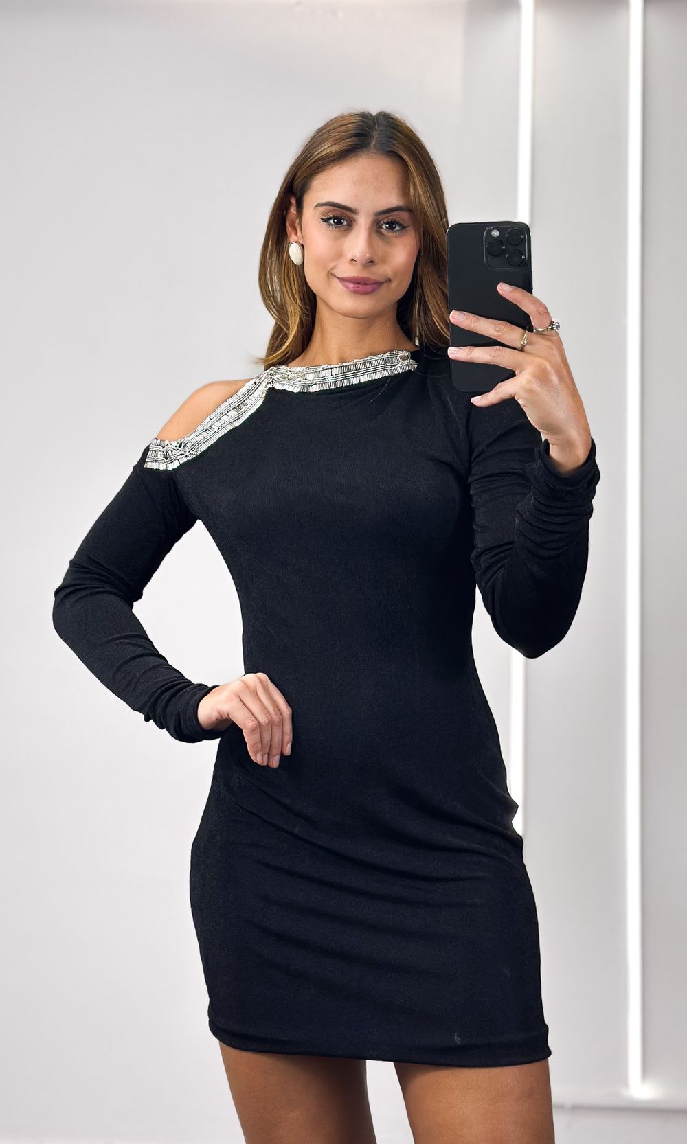 Vestido Decote com Bordado Metal - Preto - Jack Modas, Moda Feminina e Acessórios 