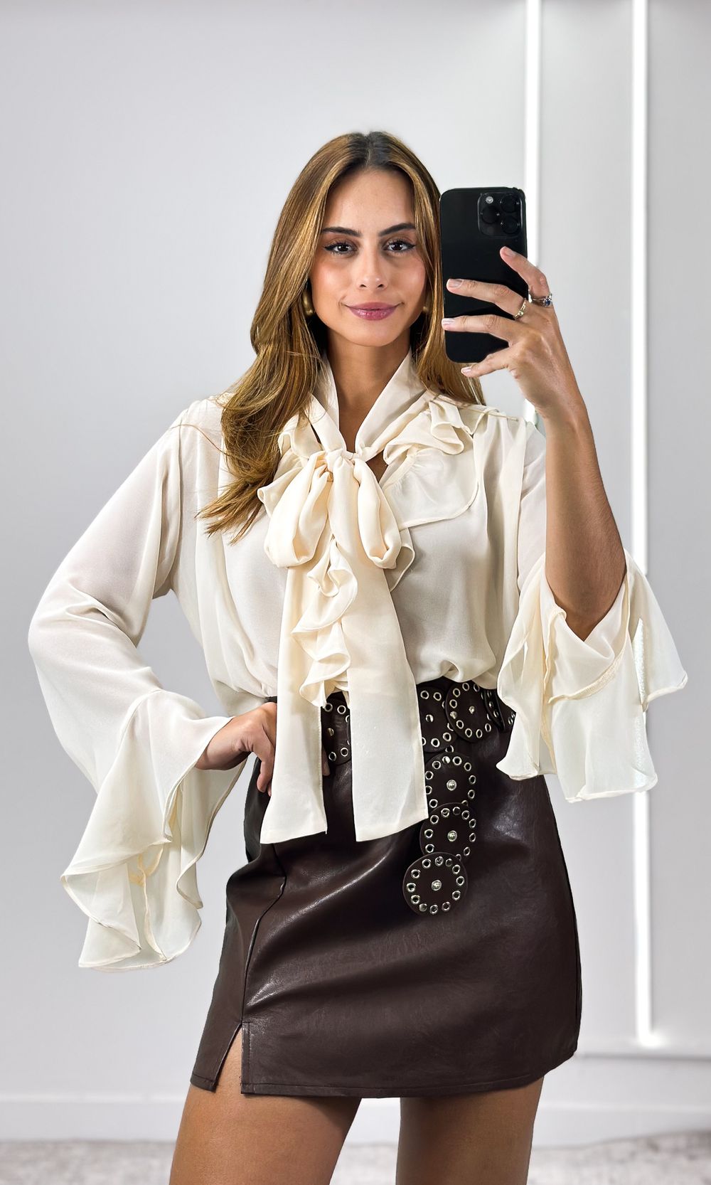 Camisa Crepe Busto Babados - Bege Claro - Jack Modas, Moda Feminina e Acessórios 