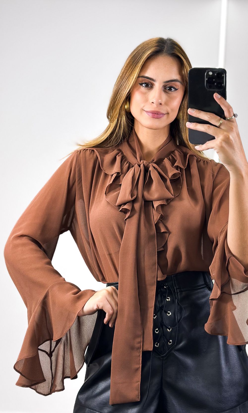 Camisa Crepe Busto Babados - Marrom - Jack Modas, Moda Feminina e Acessórios 