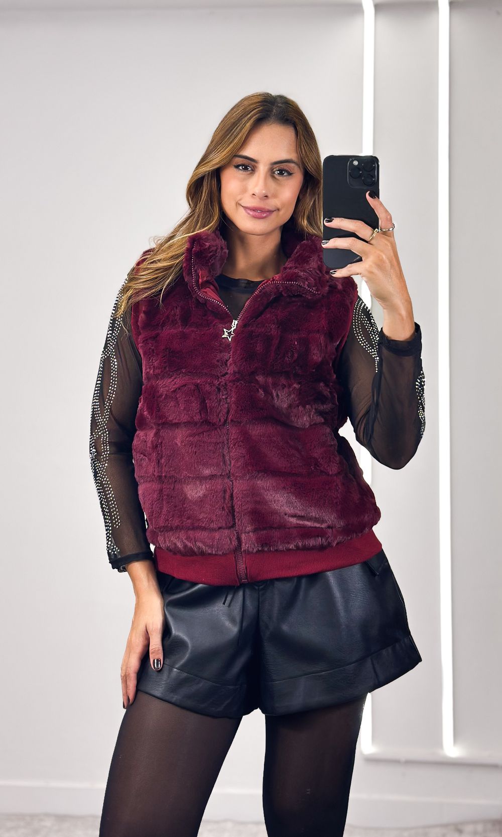 Colete Peluciado Zíper Estrela - Bordô - Jack Modas, Moda Feminina e Acessórios 
