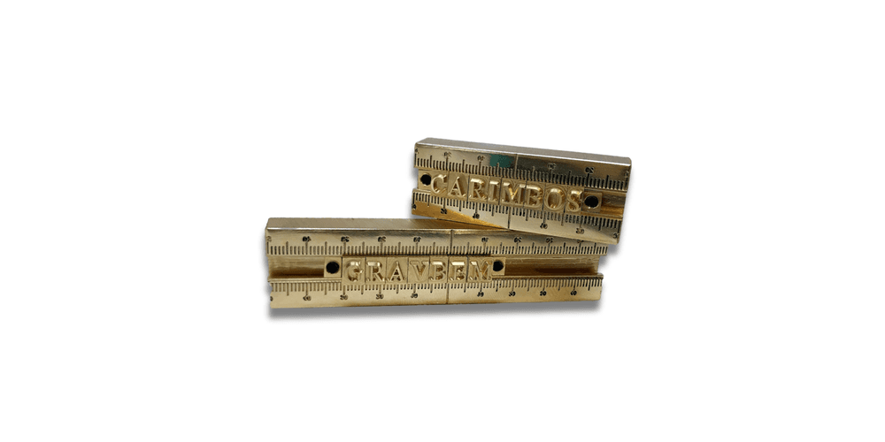 Carimbo Clichê Alfabeto com 60 peças + Base 8cm - Gravbem Carimbos Clichês, Matrizes e Acessórios
