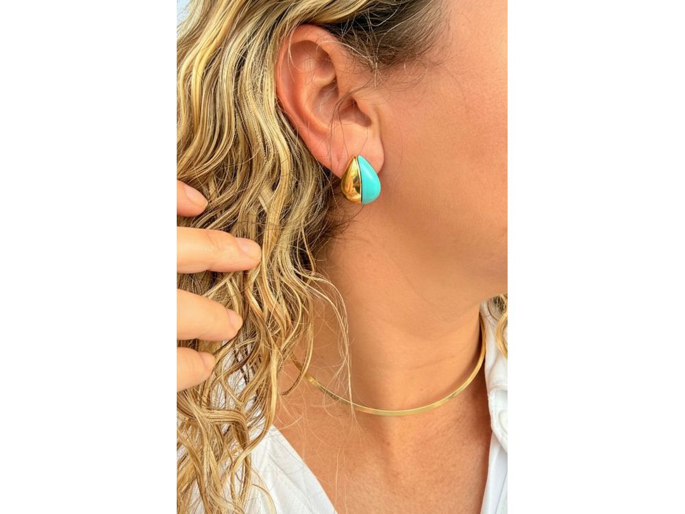 Brinco gota com resina premium