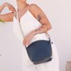 Bolsa de Couro - PAIXÃO - Azul Marinho e Off White
