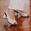 Sandália Peep Toe - ELEGÂNCIA - Off White e Preto - 177.31 
