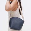 Bolsa de Couro - PAIXÃO - Azul Marinho e Off White