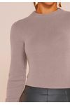 BLUSA BÁSICA PLUMA