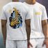 Camiseta Básica Masculina Carpa Escrito Japonês Frente e Costas 100% Algodão Premium - Branco