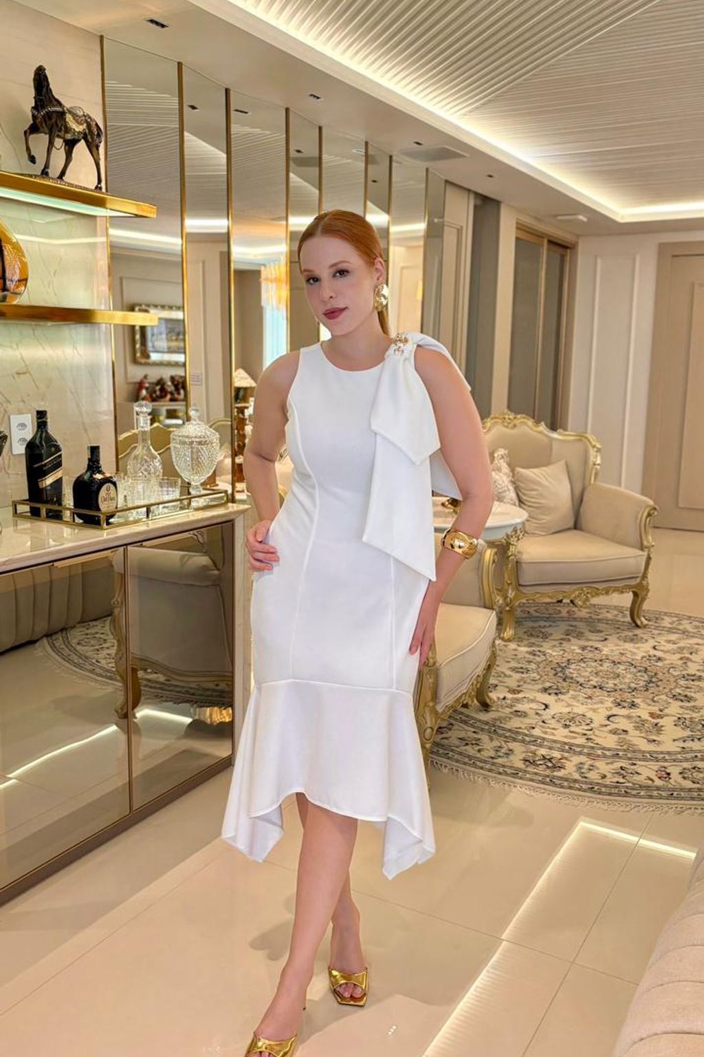 Vestido midi com max laço