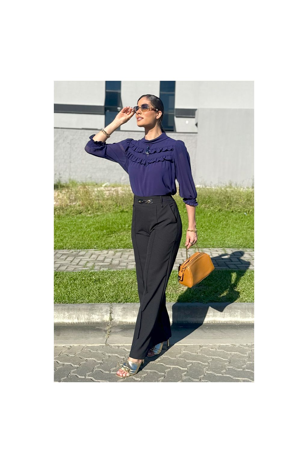 Blusa de Crepe com Babados Horizontais
