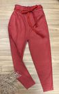 Calça Cenoura com Cinto Trançado Terracota