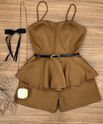 Conjunto Alfaiataria Blusa Peplum e Short Caramelo com Cinto