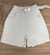 Short Sarja Cenoura Com Cinto Bege Claro