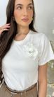 Blusa T-shirt com Broche Branca
