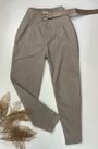 Calça Cenoura Cinza com Cinto