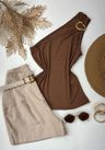 Blusa Canelada Nula manga com Detalhe Fivela Marrom Claro