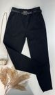 Calça Cenoura Com Cinto Encapado Preta