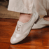 Oxford Feminino Clássico em Couro Off White