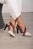 Scarpin Faixa Transversal 10 cm_3249- Off