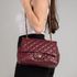 Bolsa Transversal Feminina Matelassê em Couro Alça de corrente Dourada - Marsala ( Vinho)