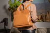 Bolsa Transversal , Mochila e Bolsa de Ombro 3 em 1 em Couro Legítimo - Caramelo