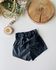 short couro preto