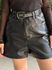 Shorts Carline Couro Fake com Cinto PRETO