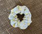 SCRUNCHIE - FLORAL - COR AMARELA COM VERDE 
