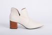 Bota Couro Salto Bloco Off White Ref. 09972.09963