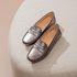 Mocassim Feminino Charlotte Em Couro Carbono Savelli 