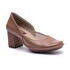 Sapato feminino salto grosso em couro cor Amêndoa J.Gean cod. AR0187