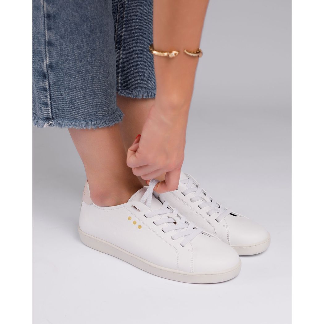 TÊNIS ETC. EM COURO BRANCO COM TRASEIRA PEROLADA E... - ETC. shoes
