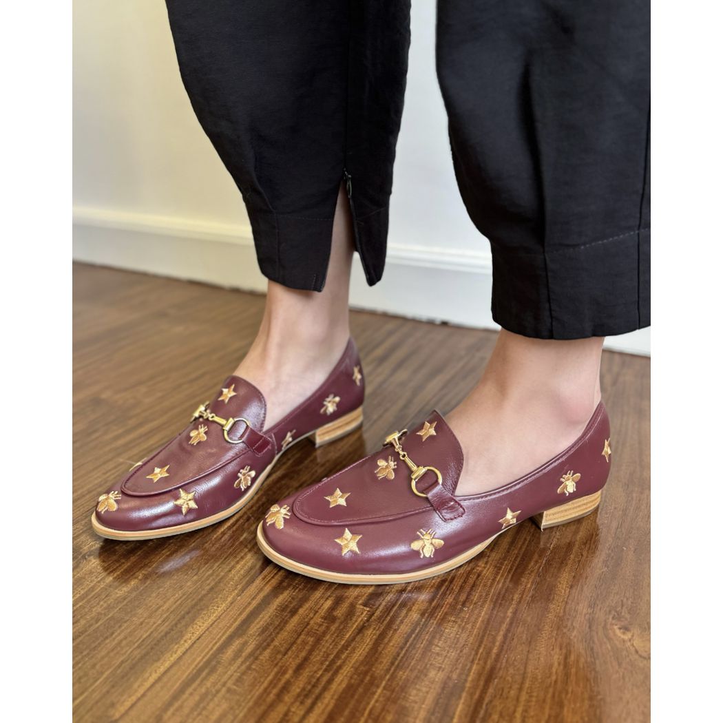 MOCASSIM TEODORA COURO CHERRY ABELHAS BORDADAS - ETC. shoes