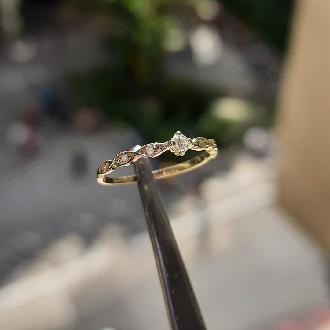 ANEL DE OURO AMARELO 18K - ADELE