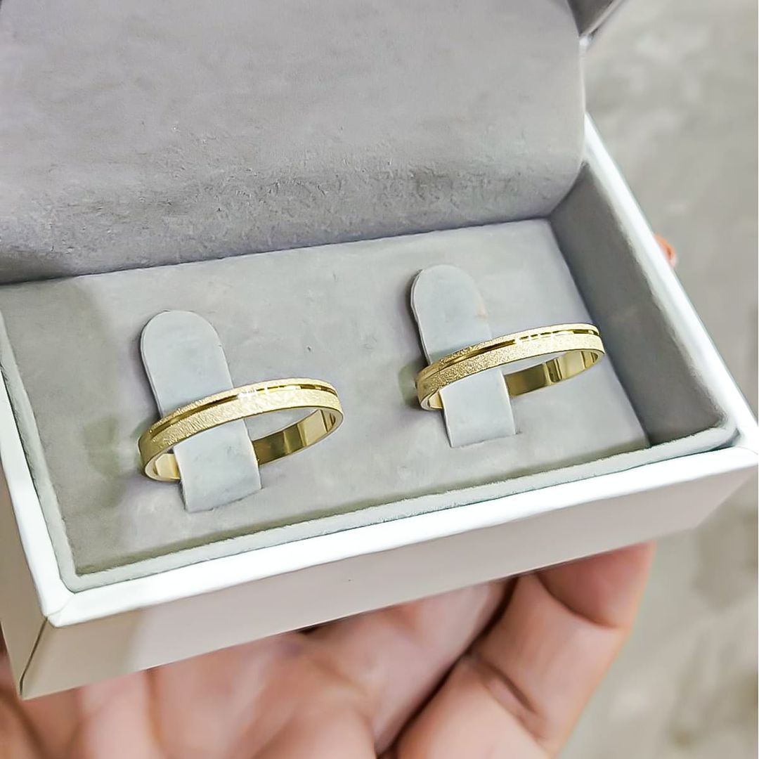 Aliança de Ouro 18k O PAR - RJ3011 - ALIANÇAS RAINHA VIRTUAL 