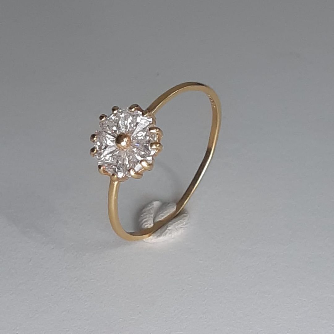 Anel Cravejado Flor Ouro 18K