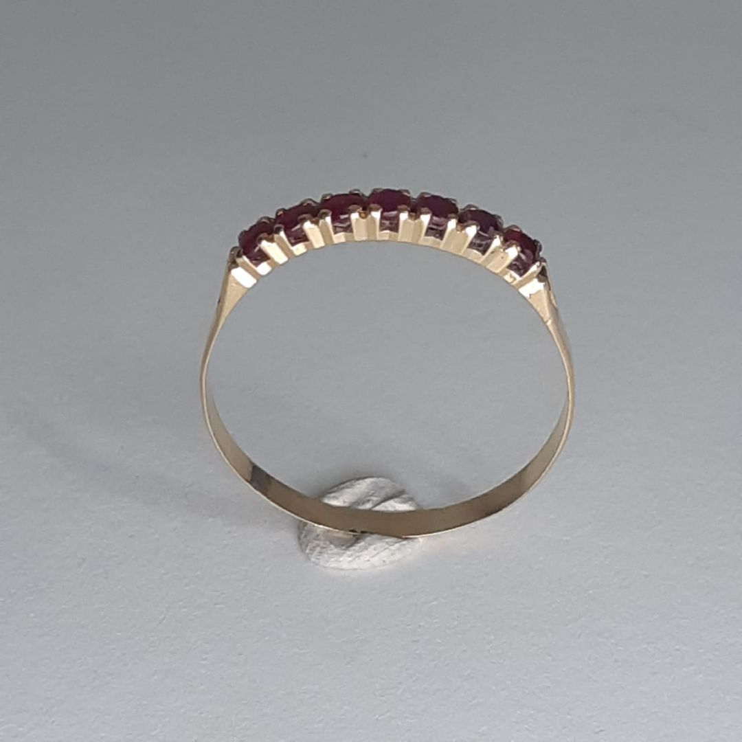 Meia Aliança Rubi Ouro 18K