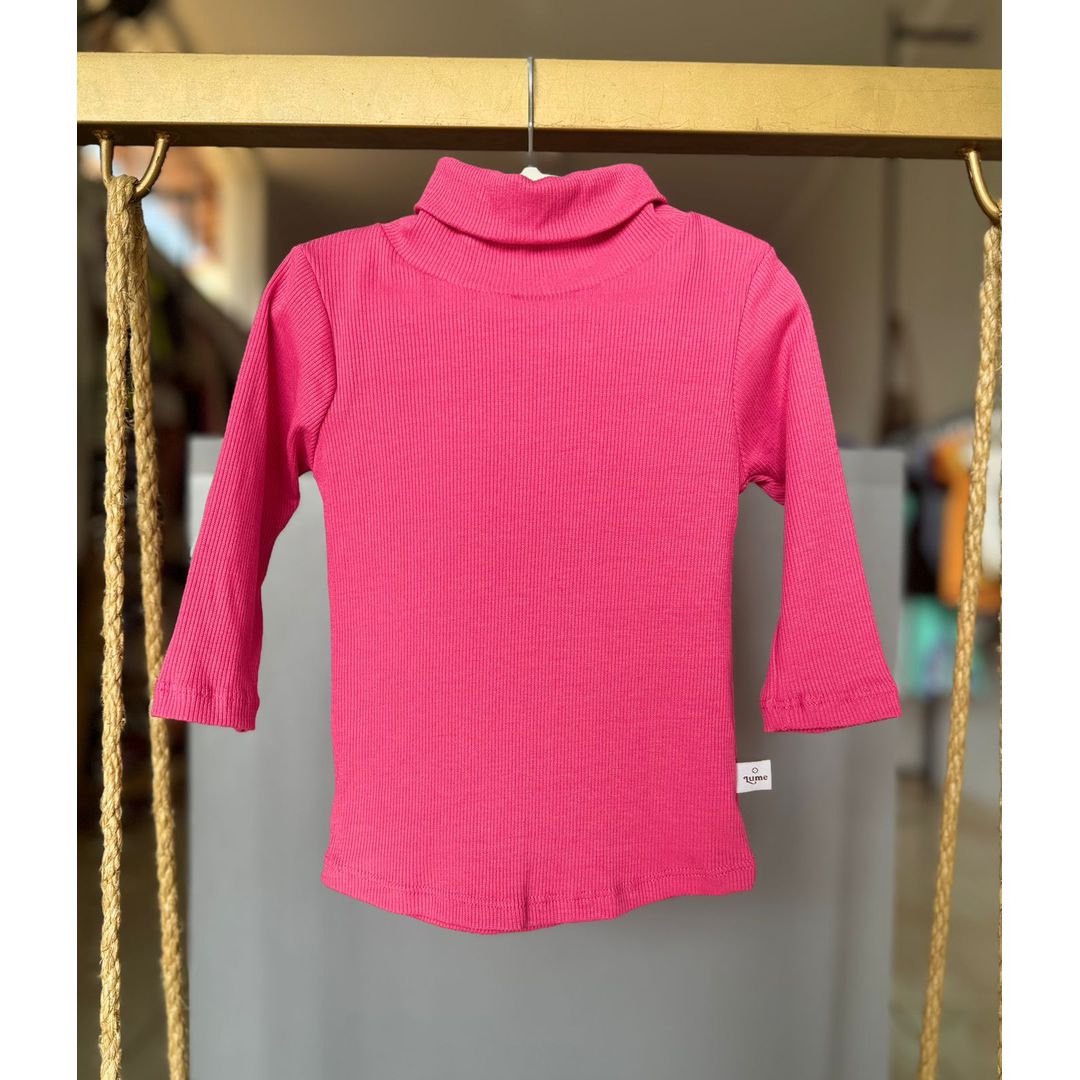 CAMISETA VISCOSE GOLA ALTA - ROSA PICOLÉ