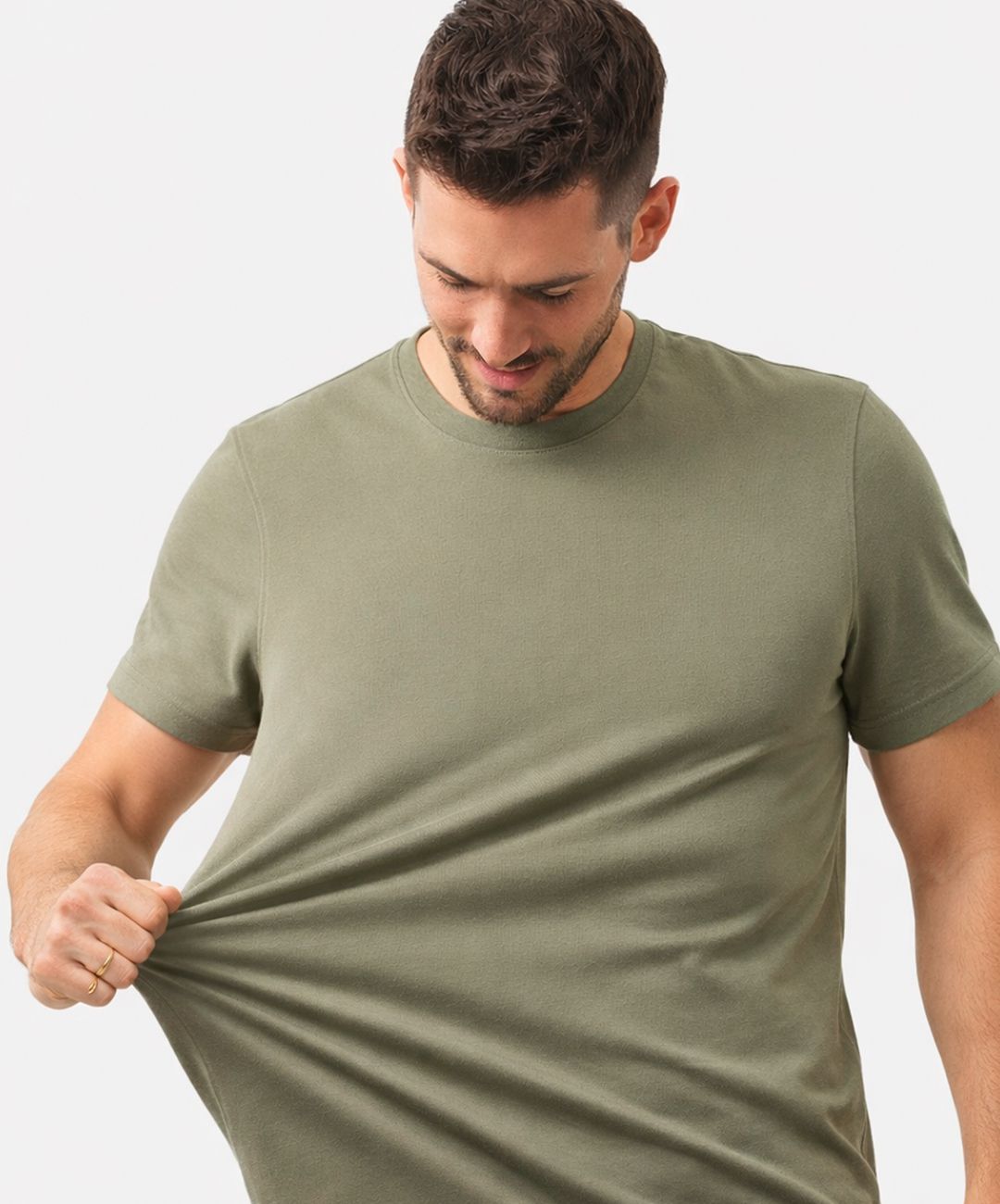 Tech T-shirt Masculina Verde Militar Premium 95% Algodão + 5% Elastano - Conforto, Caimento Perfeito e Alta Durabilidade 