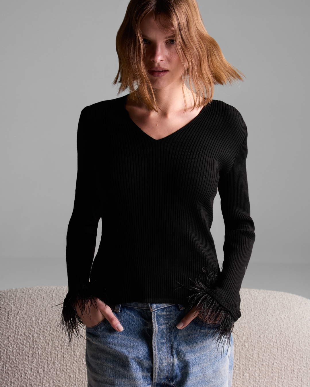 Blusa Manga Longa Plumas Preta - Maria Pavan