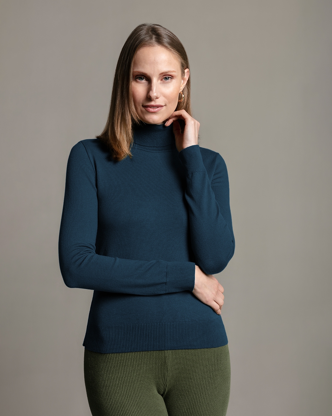 Blusa Pure Gola Alta Azul Marinho - Maria Pavan