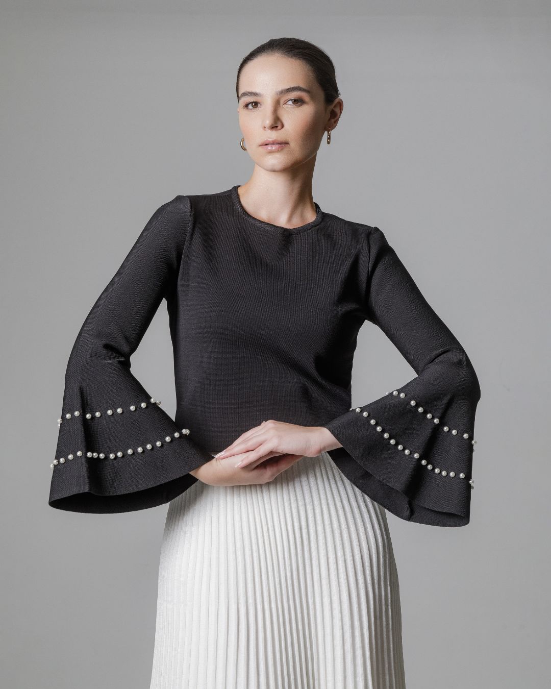 Blusa Mariana Preto com Pérolas - Maria Pavan