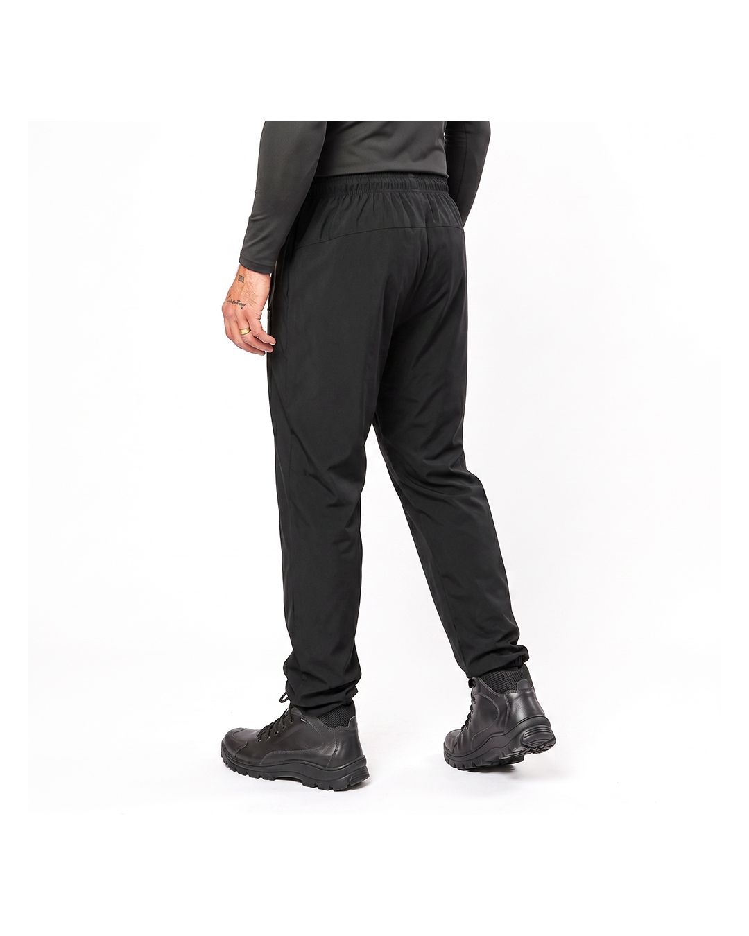 Calça Esportiva com bolsos com zíper
