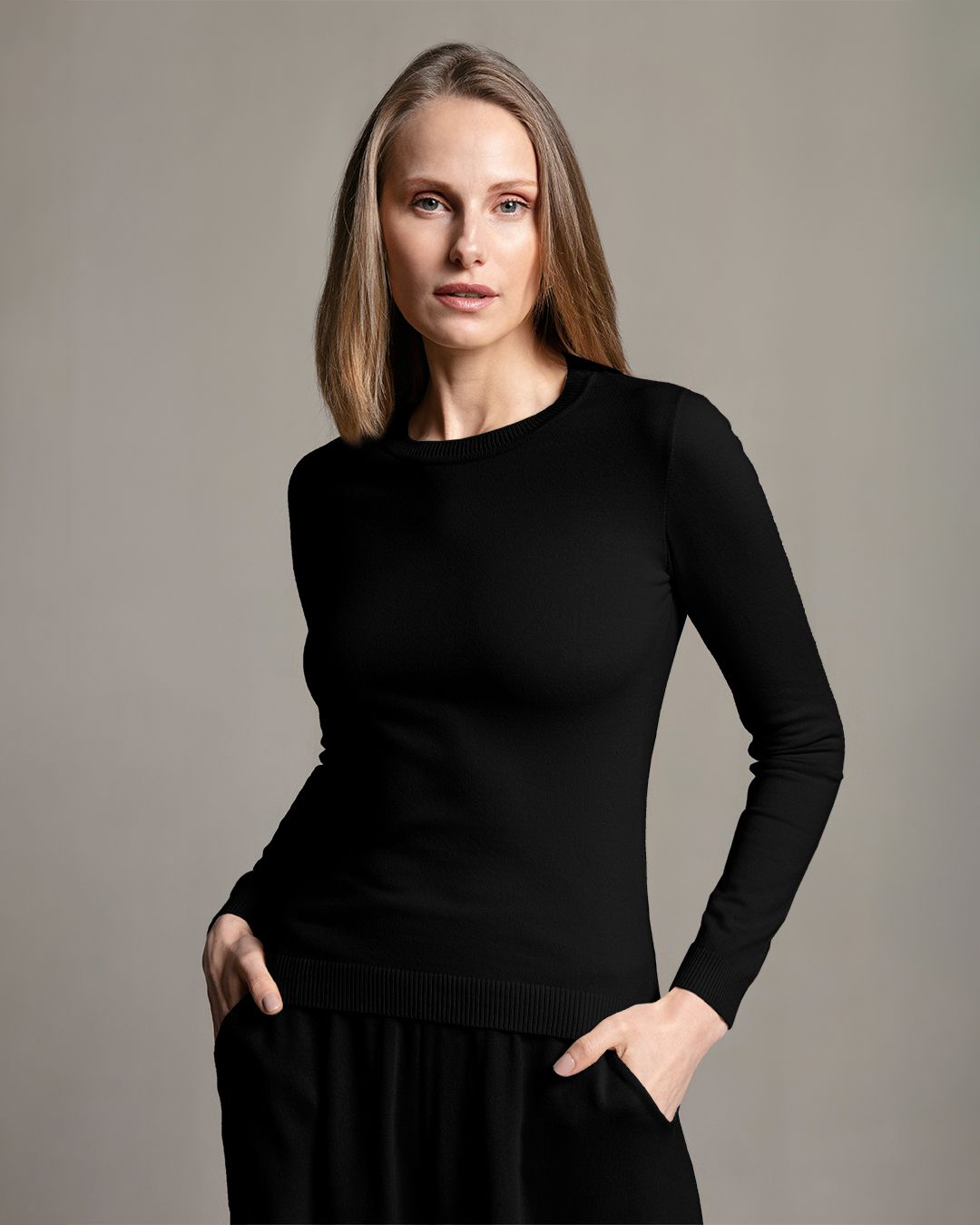 Blusa Pura Gola Careca Preta - Maria Pavan