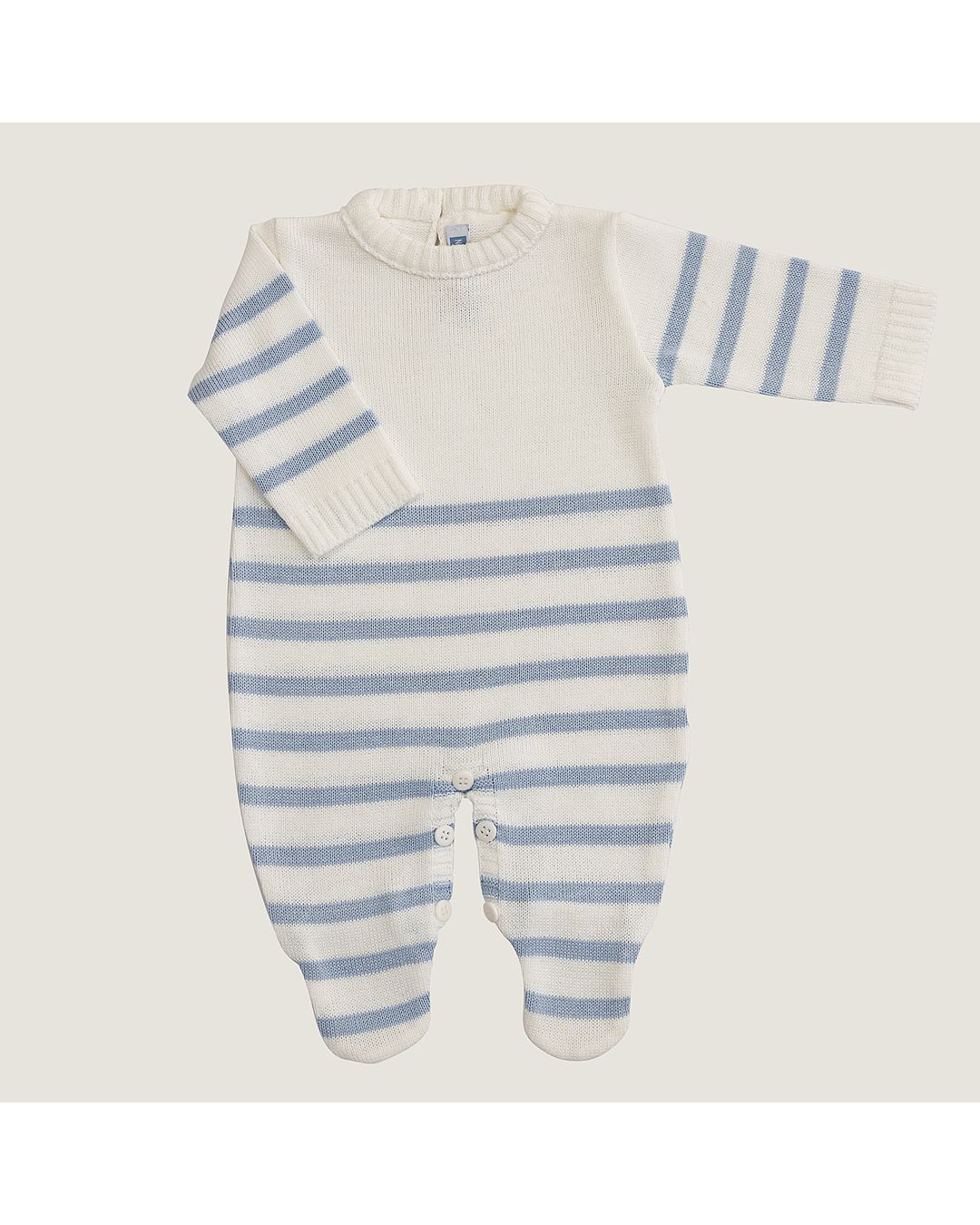 Macacão Artur Branco com Azul Bebê. 