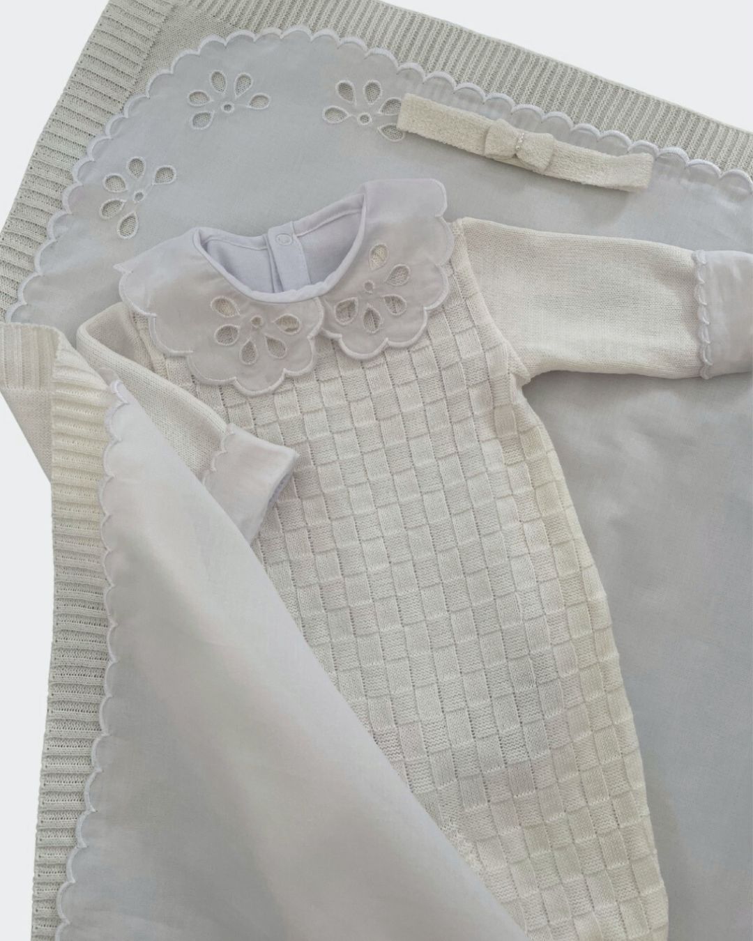 Saída Maternidade Veneza Fem. Off White.