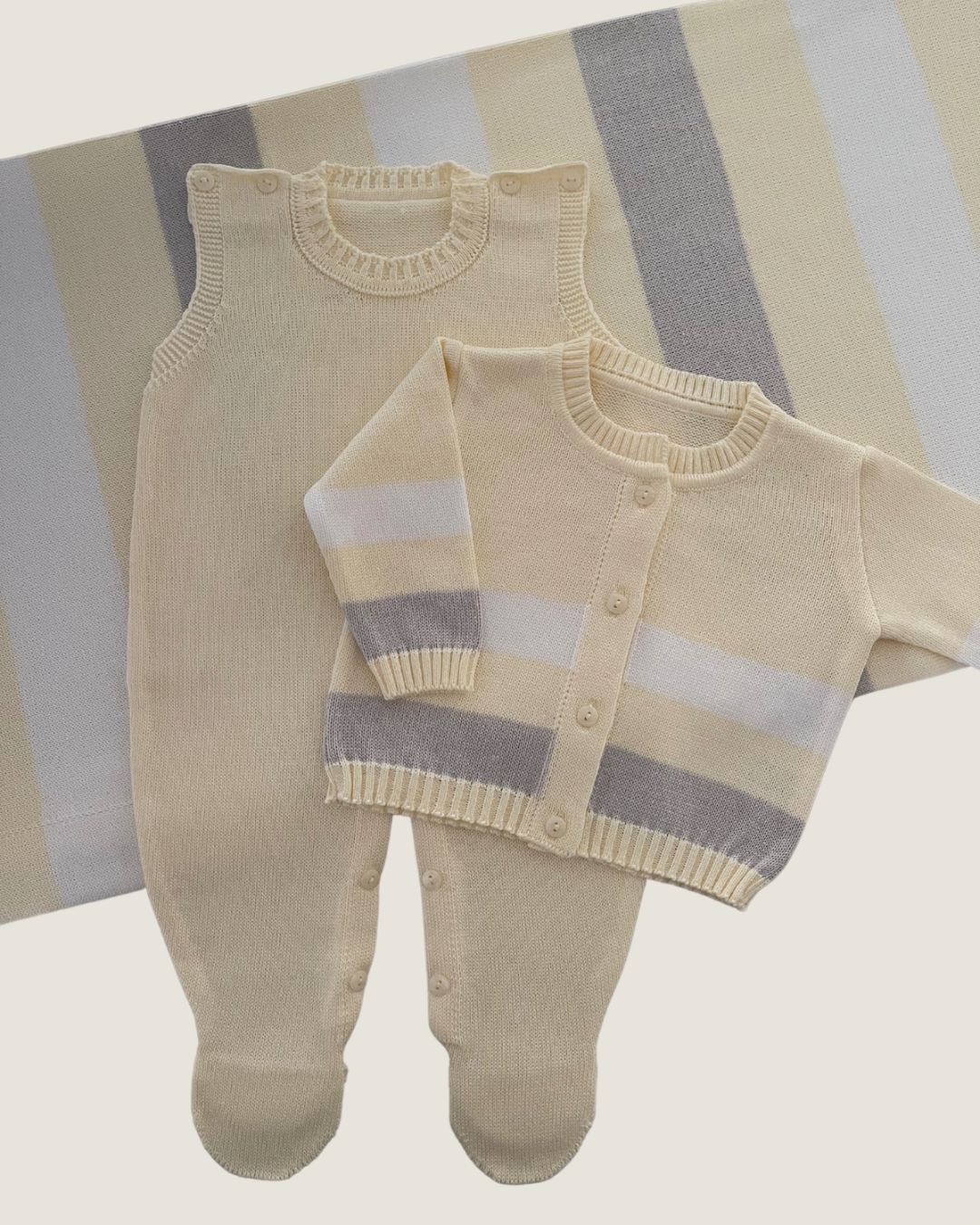 Saída Maternidade Léo Amarelo Pó