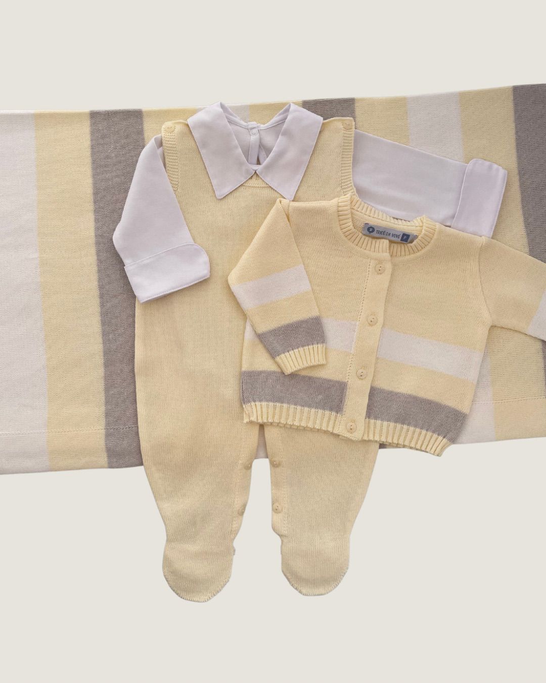 Saída Maternidade Leo Amarelo Pó