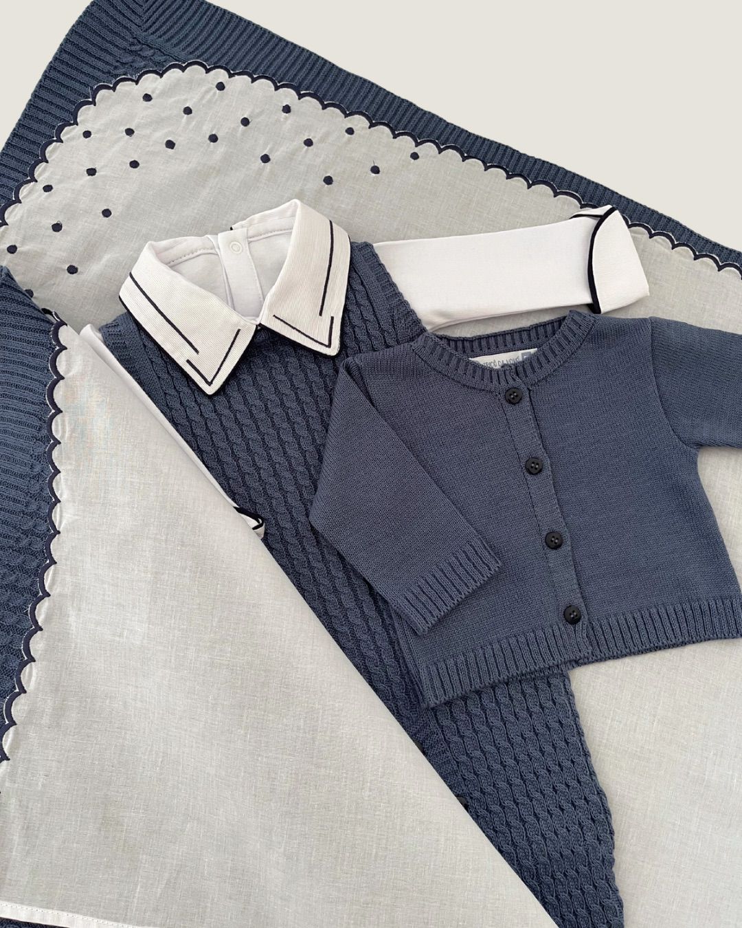 Vira Manta Poá azul marinho